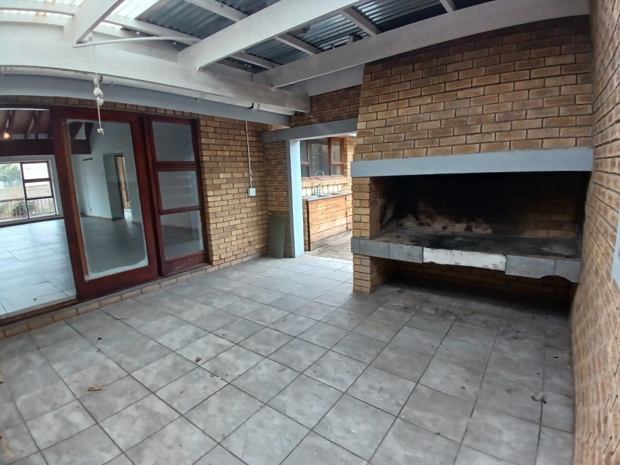 4 Bedroom Property for Sale in Hartenbos Central Western Cape